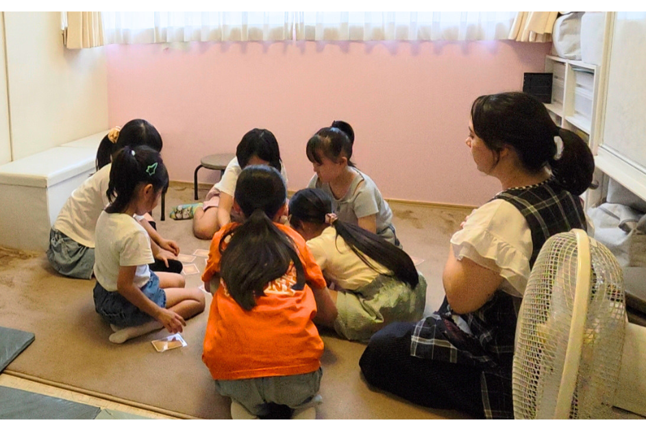 小学1年生から5年生が協力活動に取り組む様子